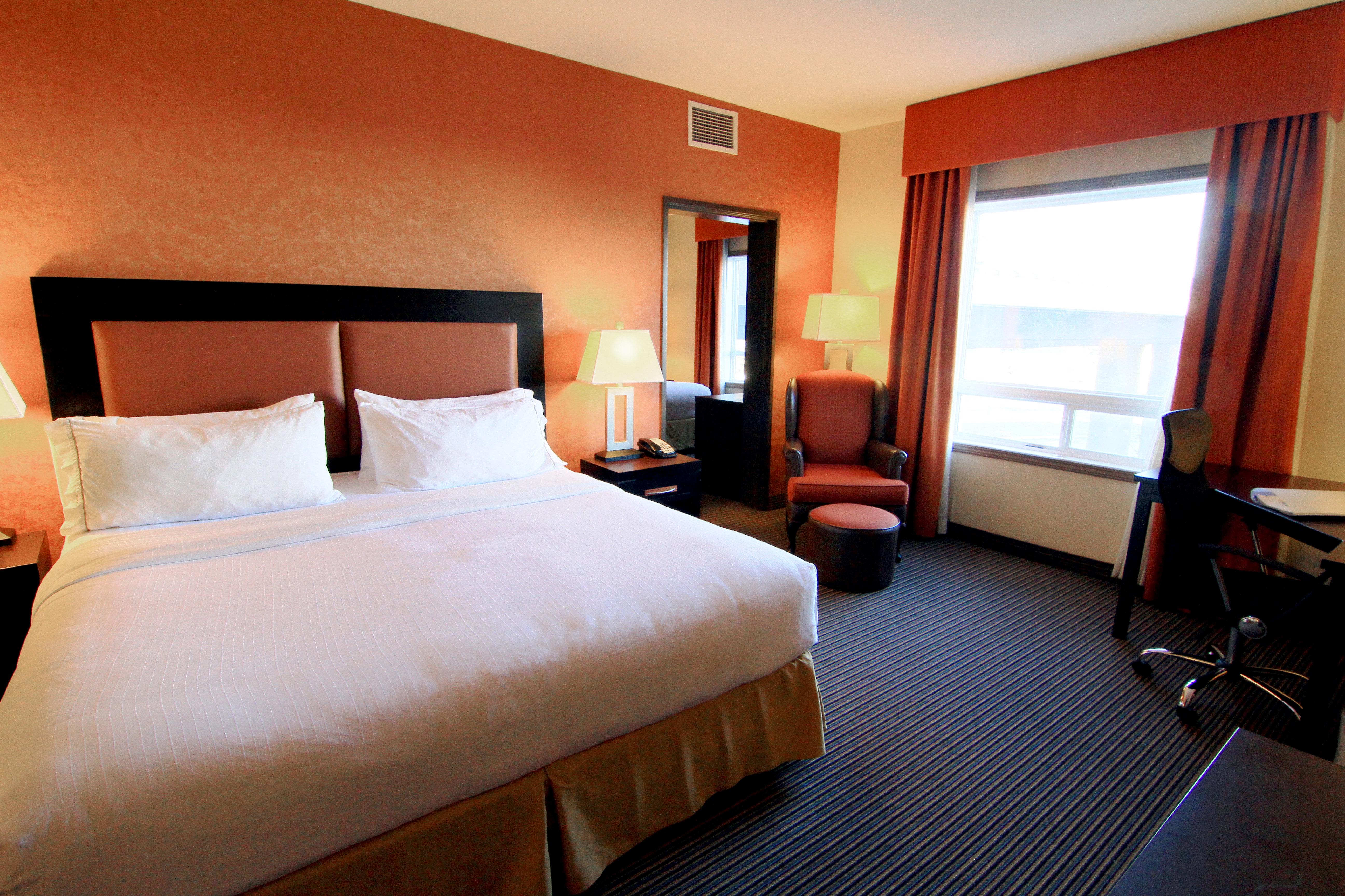 Holiday Inn Express Airport Calgary By Ihg Exterior foto